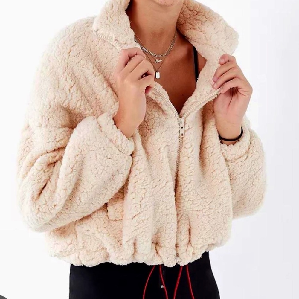 URBAN OUTFITTERS WILLOW FUZZY TEDDY BEAR DRAWSTRING JACKET